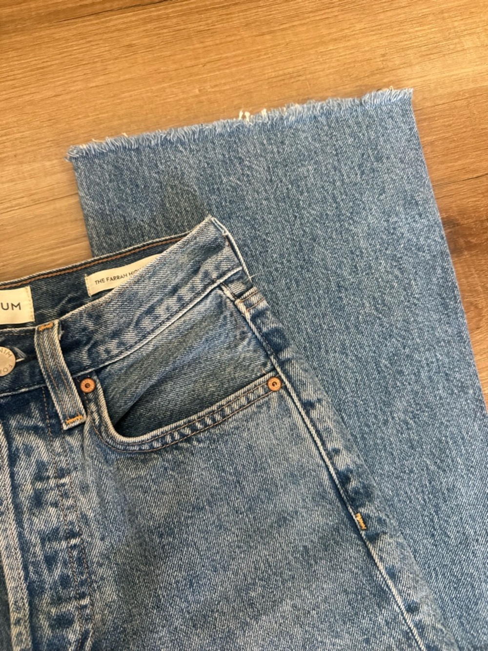 Aritzia Denim Forum The Farrah High Rise Wide Leg Medium Wash 24 - Picture 6 of 6